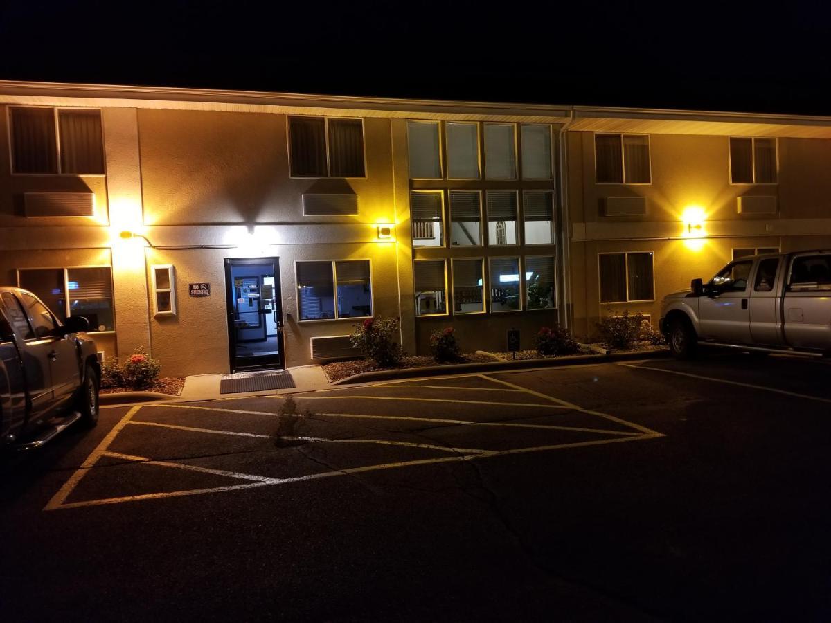 Bilmar Inn & Suites Dell Rapids Dış mekan fotoğraf
