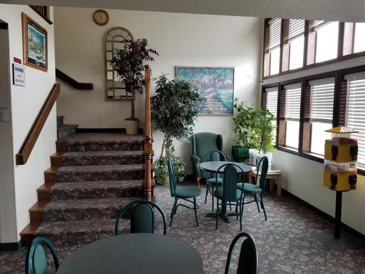 Bilmar Inn & Suites Dell Rapids Dış mekan fotoğraf