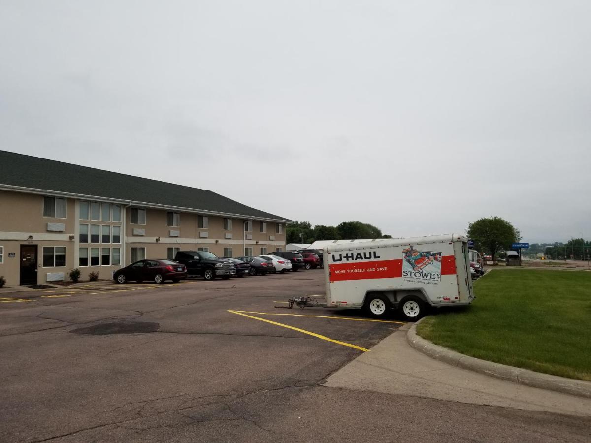 Bilmar Inn & Suites Dell Rapids Dış mekan fotoğraf